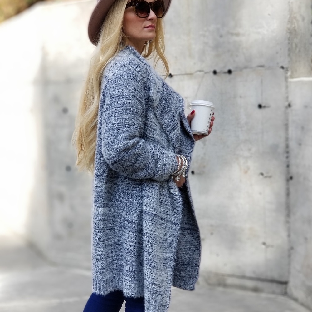 JENNIFER Blue Hues So soft Cardigan - Picture 3 of 4